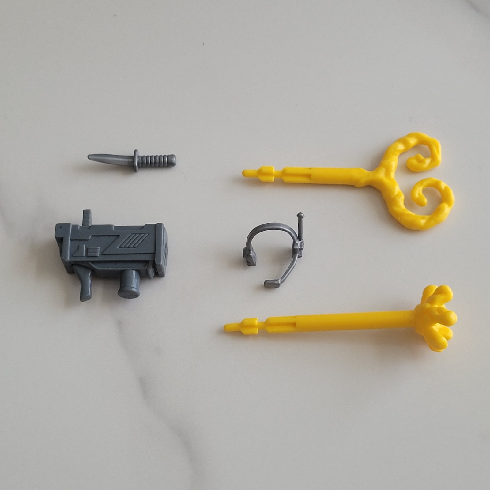 1995 Toy Biz Marvel Comics The Punisher Figure Immobilizing Arsenal 5″ Complete