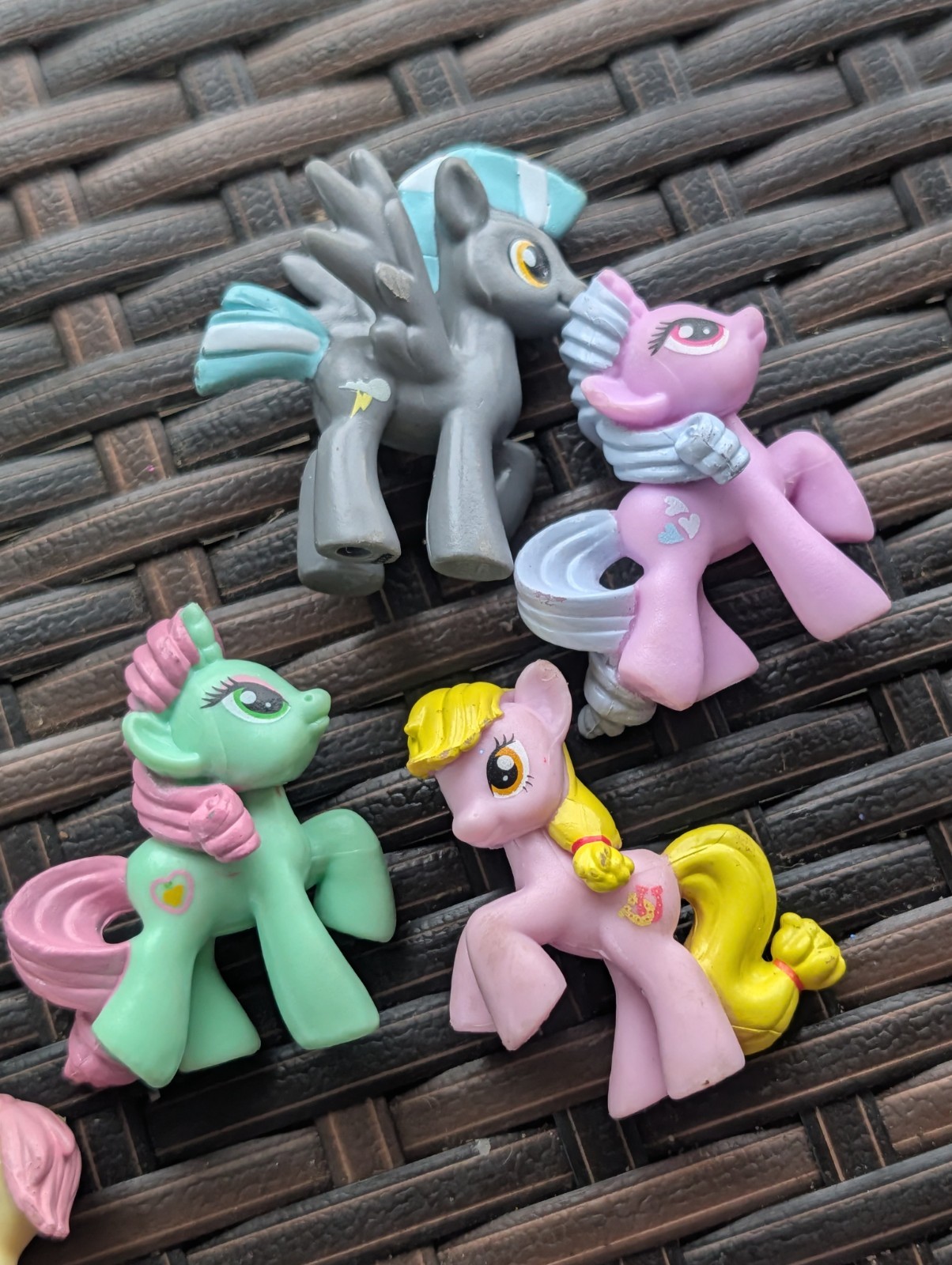 My Little Pony Mini Figure Lot Blind Bag Ponies & Ponyville Mixed Lot Of 16 Toys