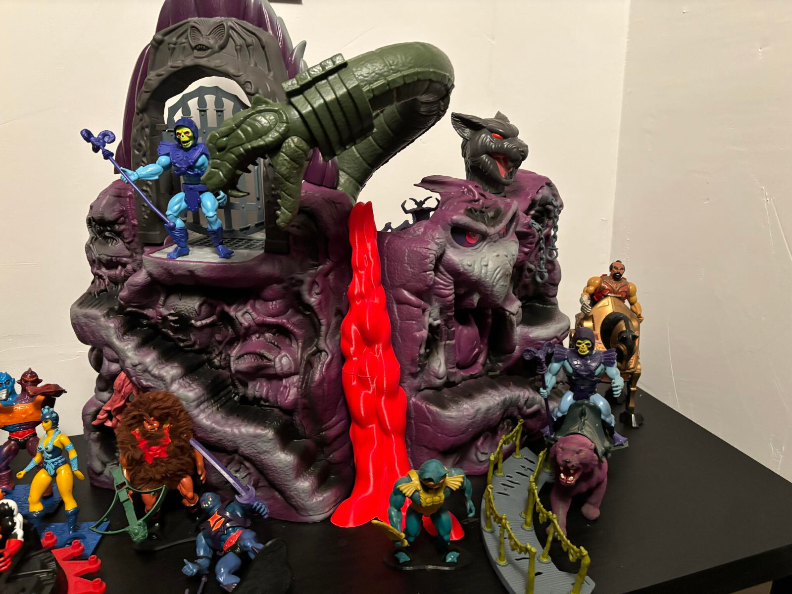 Masters of the Universe Snake Mountain Origins Light up Lava Fall MOTU