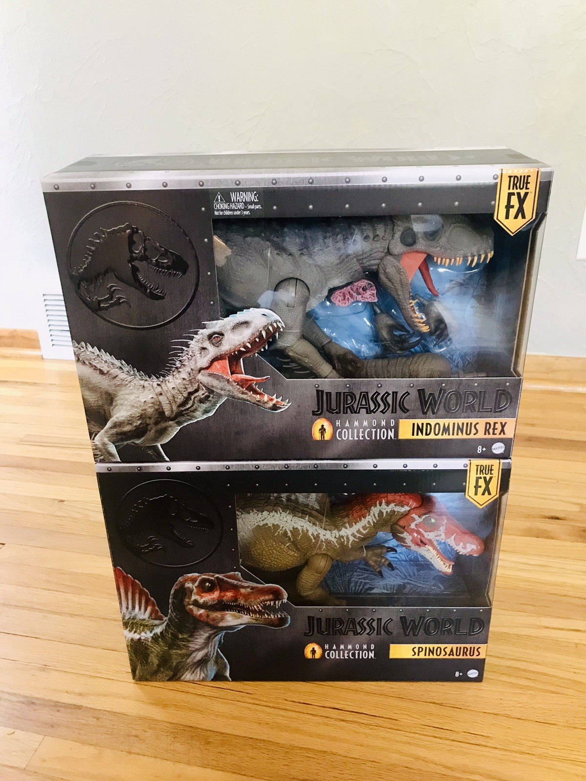 Mattel Jurassic Park Hammond Collection Spinosaurus & Indominus Rex