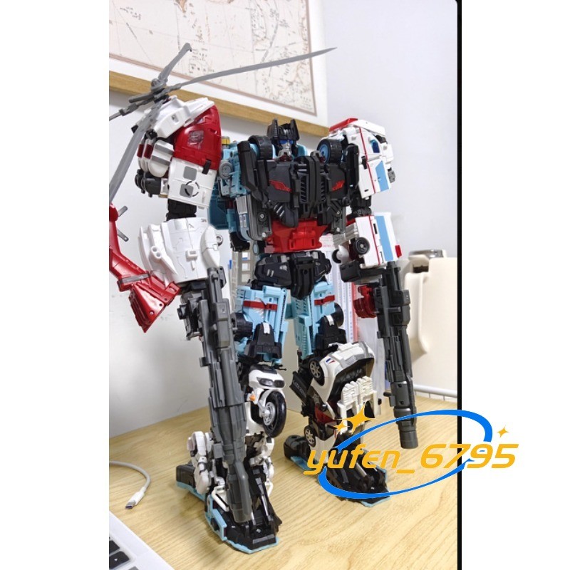 MTCM-04 Guardia Defensor Combiner Gifts Box Set Collectible Action Figure New