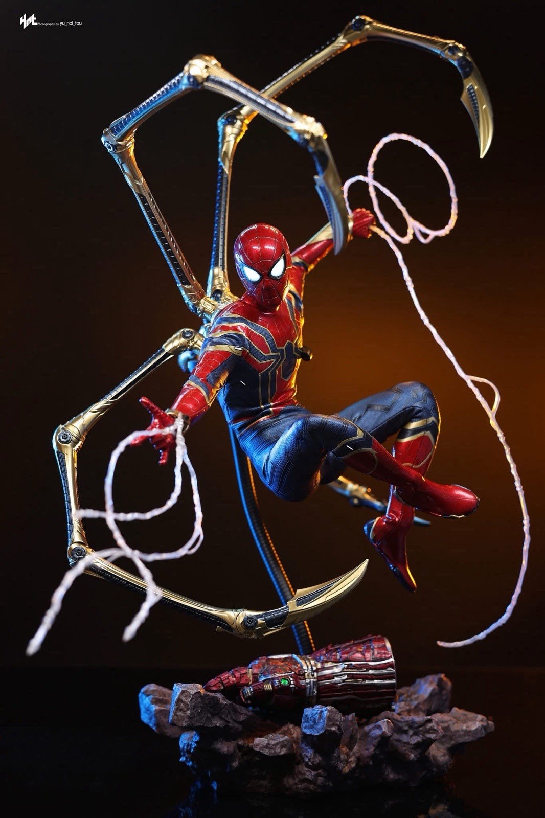 Hot Toys Marvel Avengers End Game Iron Spider Artisan Spider-Man MMS762AE 1/6