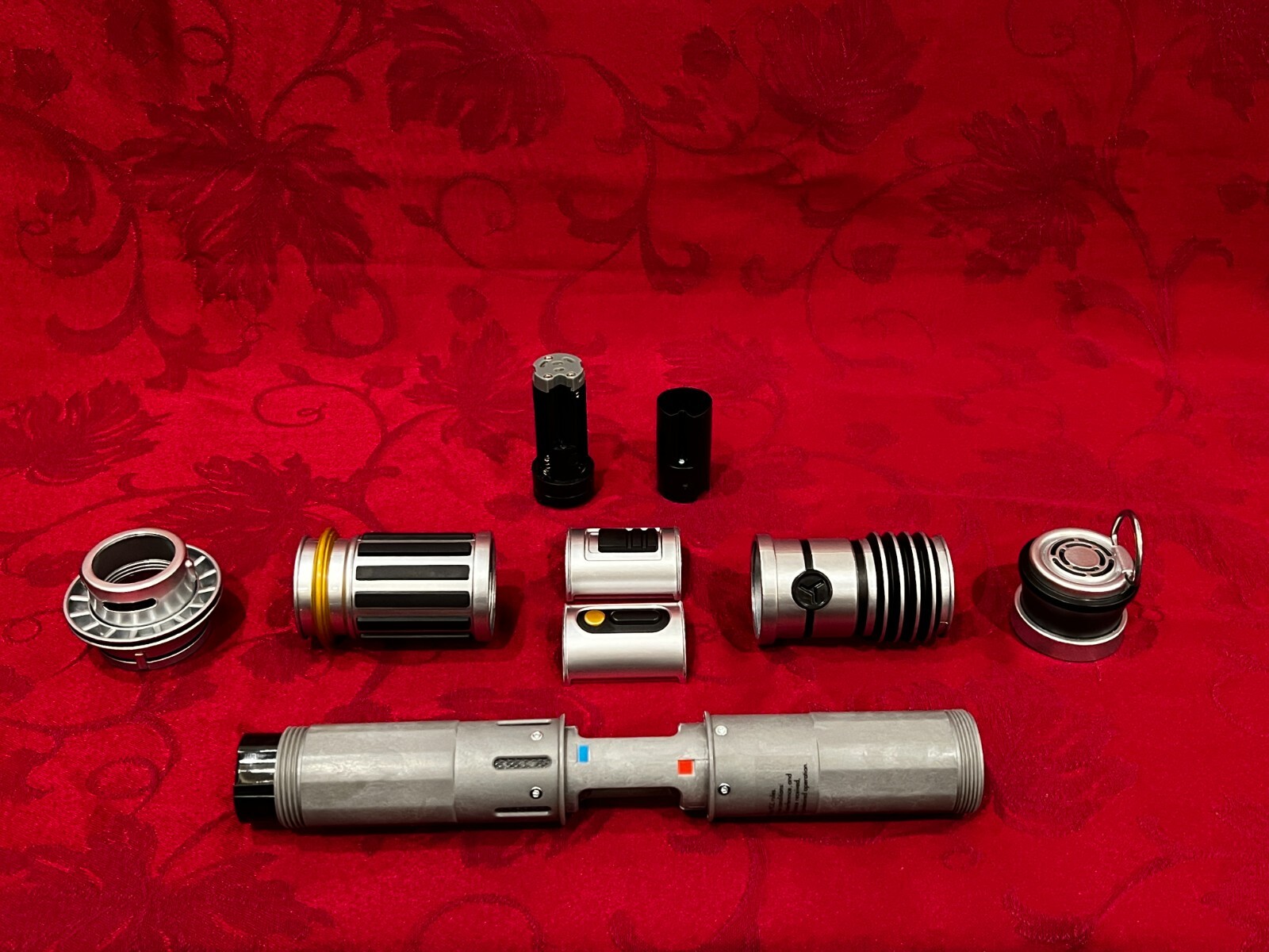 Disney Savi’s Workshop Lightsaber Peace and Justice Scrap Metal Parts Galaxy