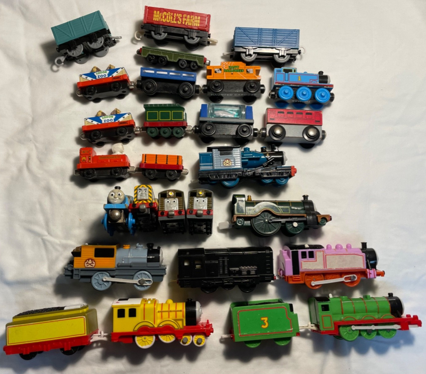 Various Lot of Thomas the Train Toys Magnetic Wood Die-cast Plastic Zoo Farm