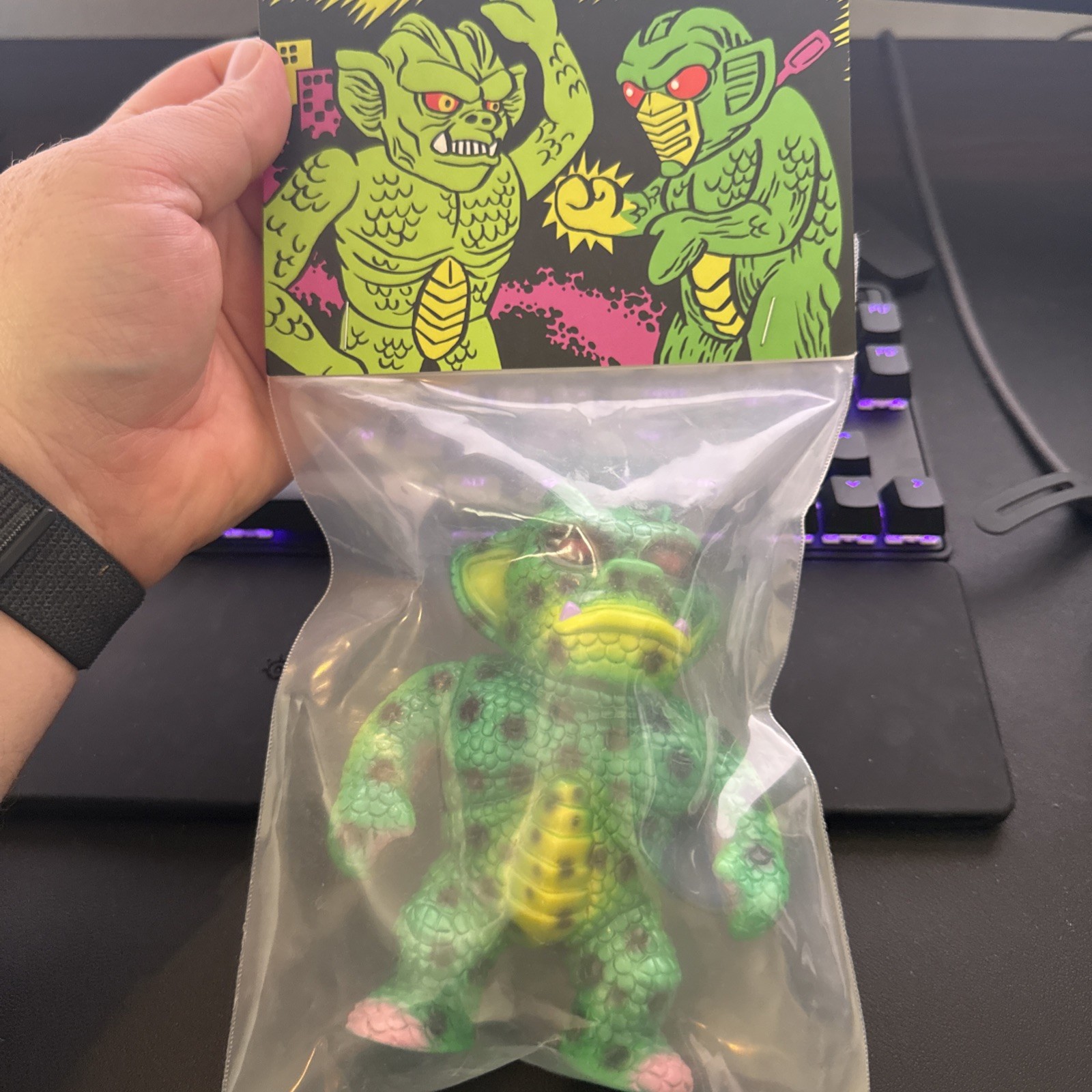 Madmonk 1869 x recyclec alien stretch sofubi kaiju Sofubi Figure.