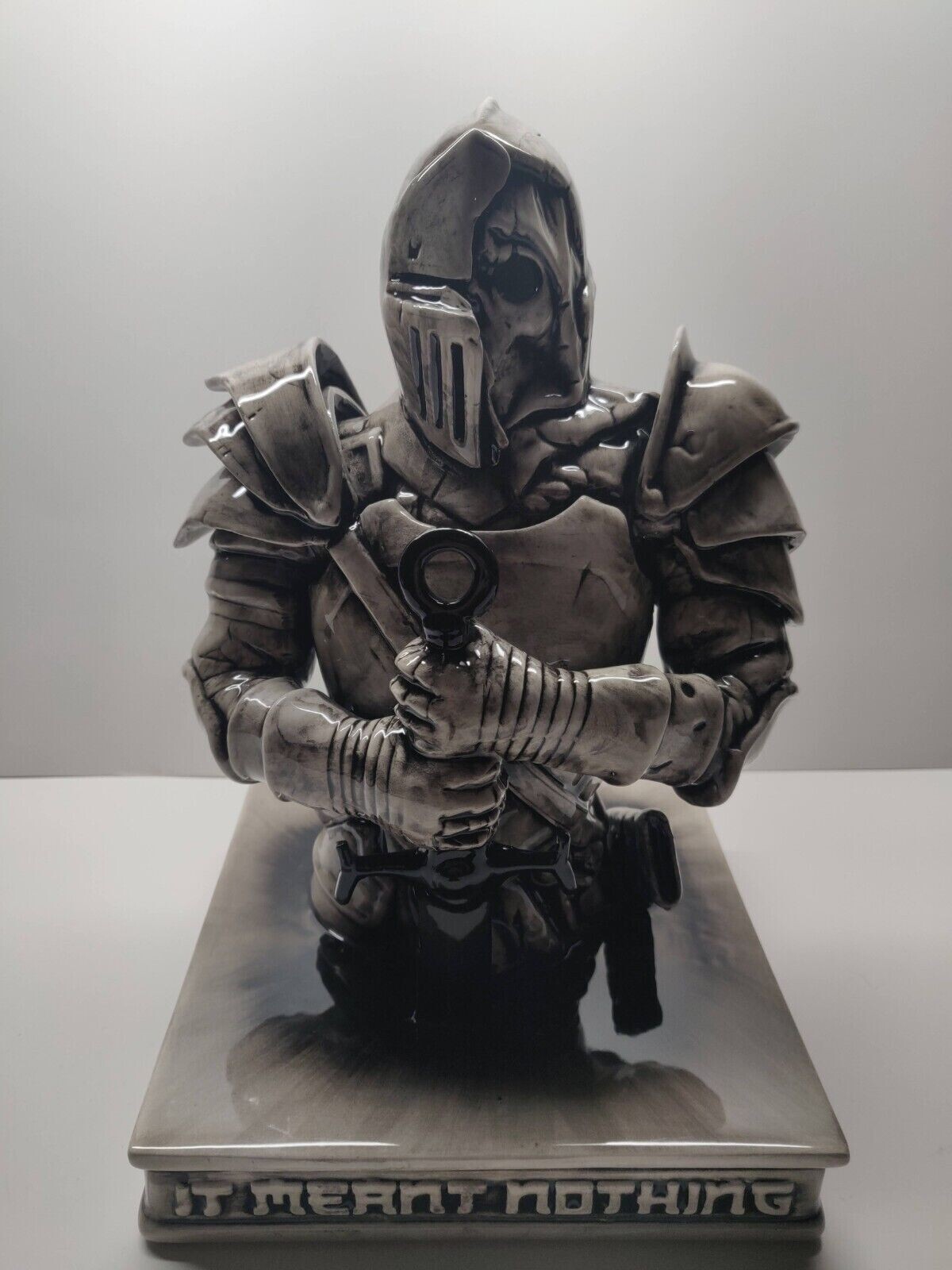 MIGHTY JAXX The Knight (HELL CHAMBER) BY ROB BOWYER Limited Statue IN STOCK