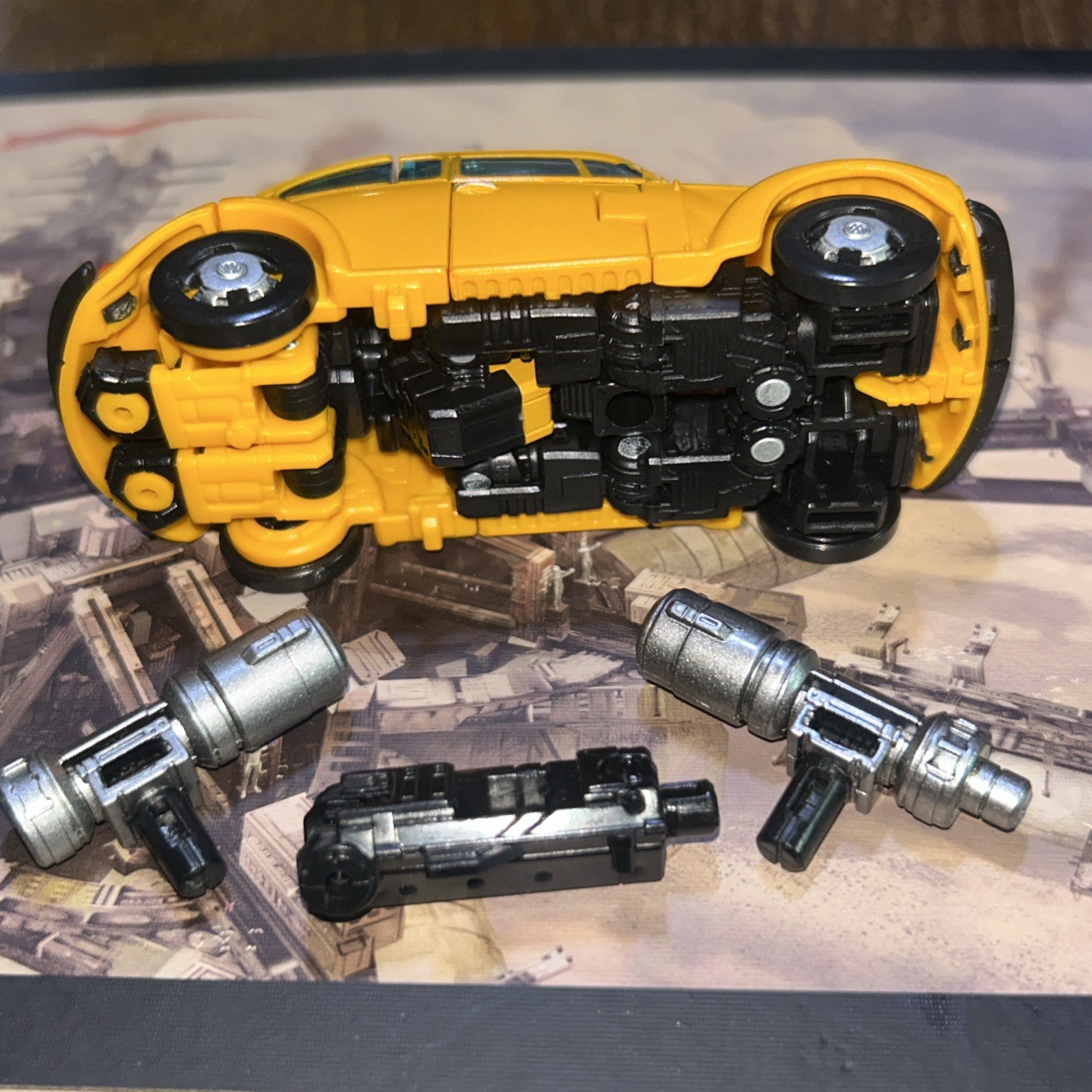 Transformers Netflix BUMBLEBEE Deluxe Siege War Cybertron Generations Loose