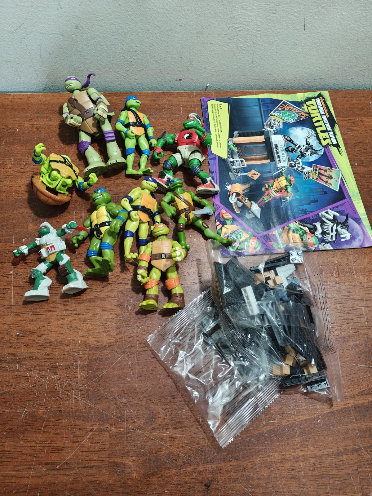 Teenage Mutant Ninja Turtles Action Figures Lot Various years TMNT Mega Blocks