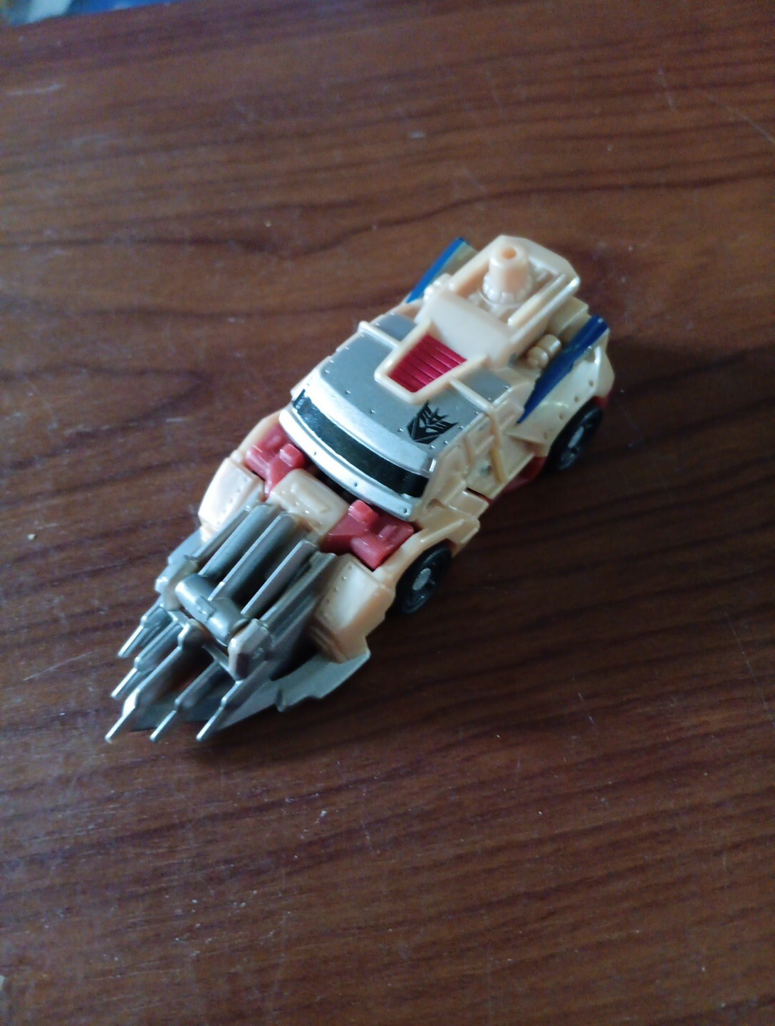 134 – TRANSFORMER – DIE CAST – CAR – TAN