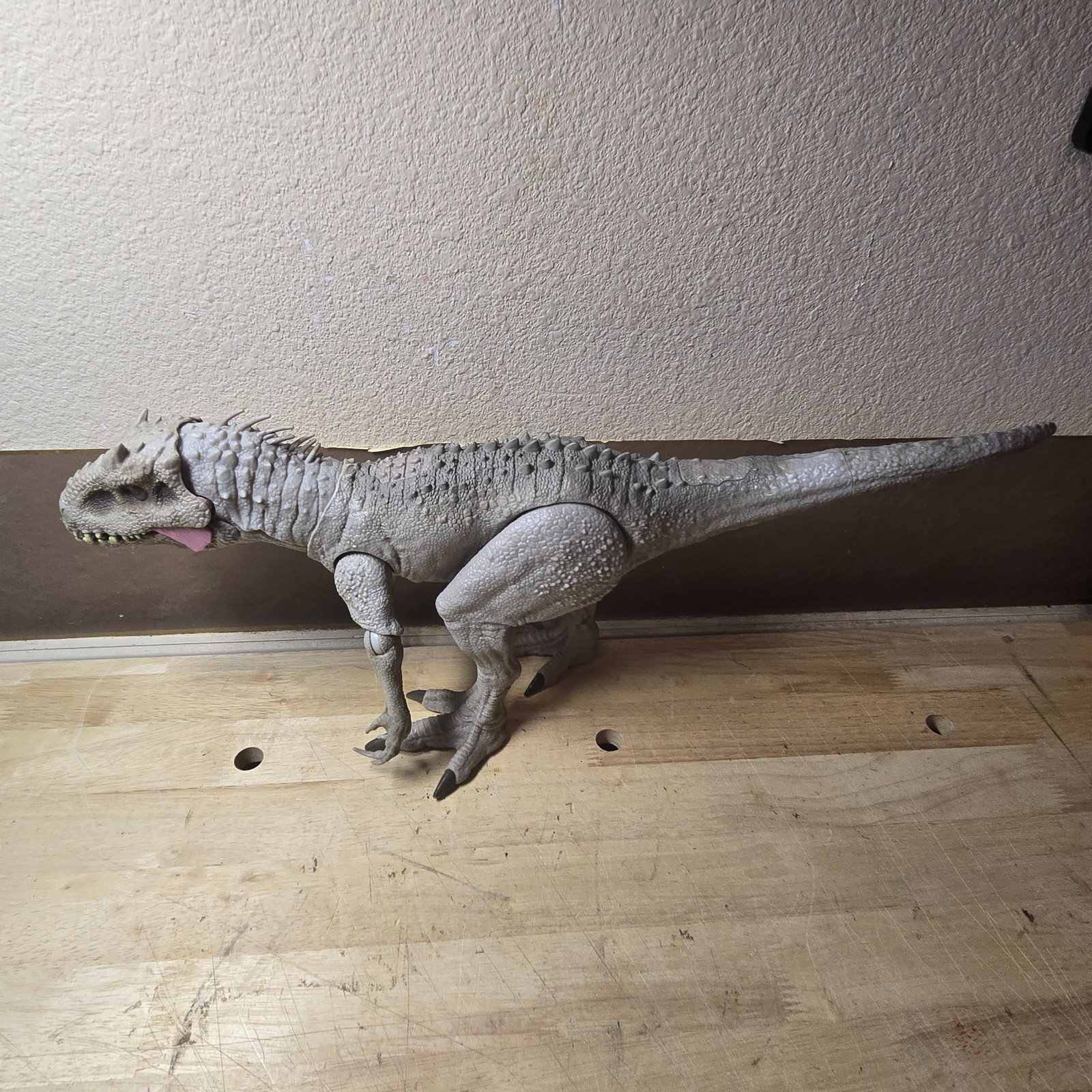 Jurassic World Destroy N Devour INDOMINUS REX 23″ Lights & Sounds Dinosaur Read