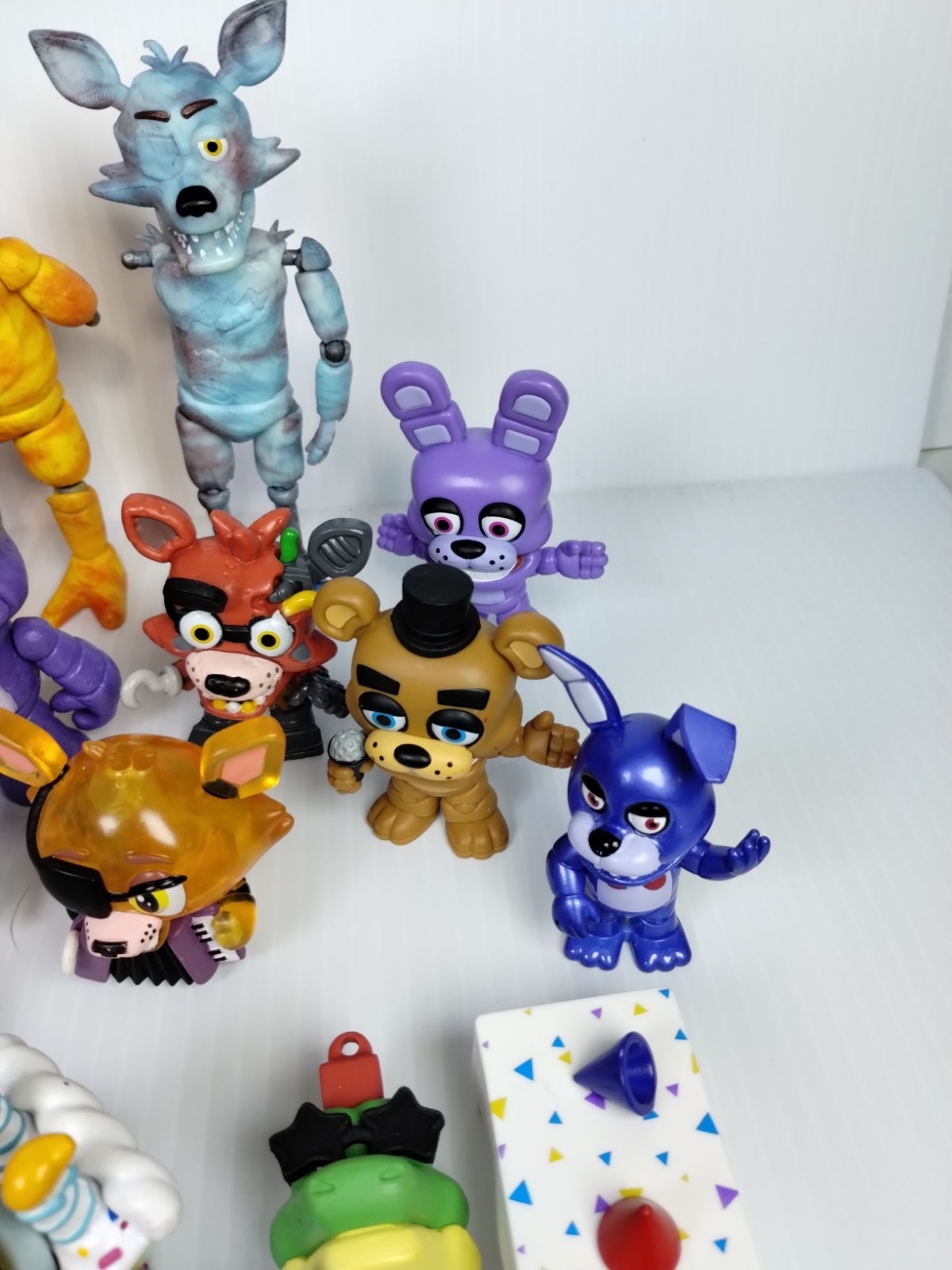 Five Nights At Freddy’s Action Figures Large 50 Piece Lot & Accessories