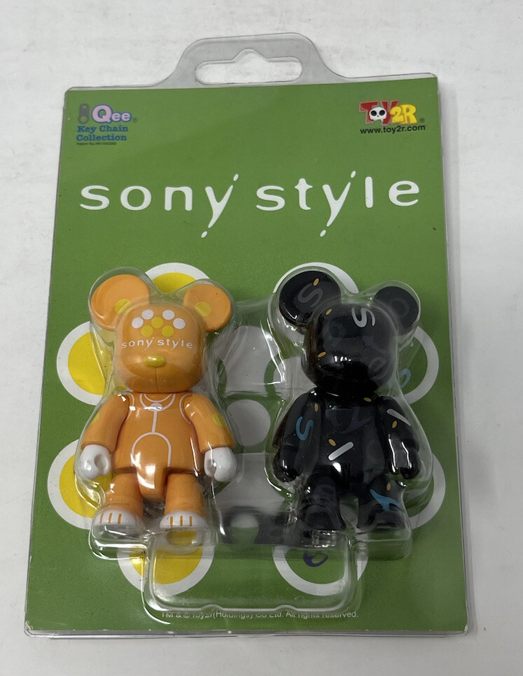 Sony Style toy2r promo two pack designer vinyl toy Qee Promotional