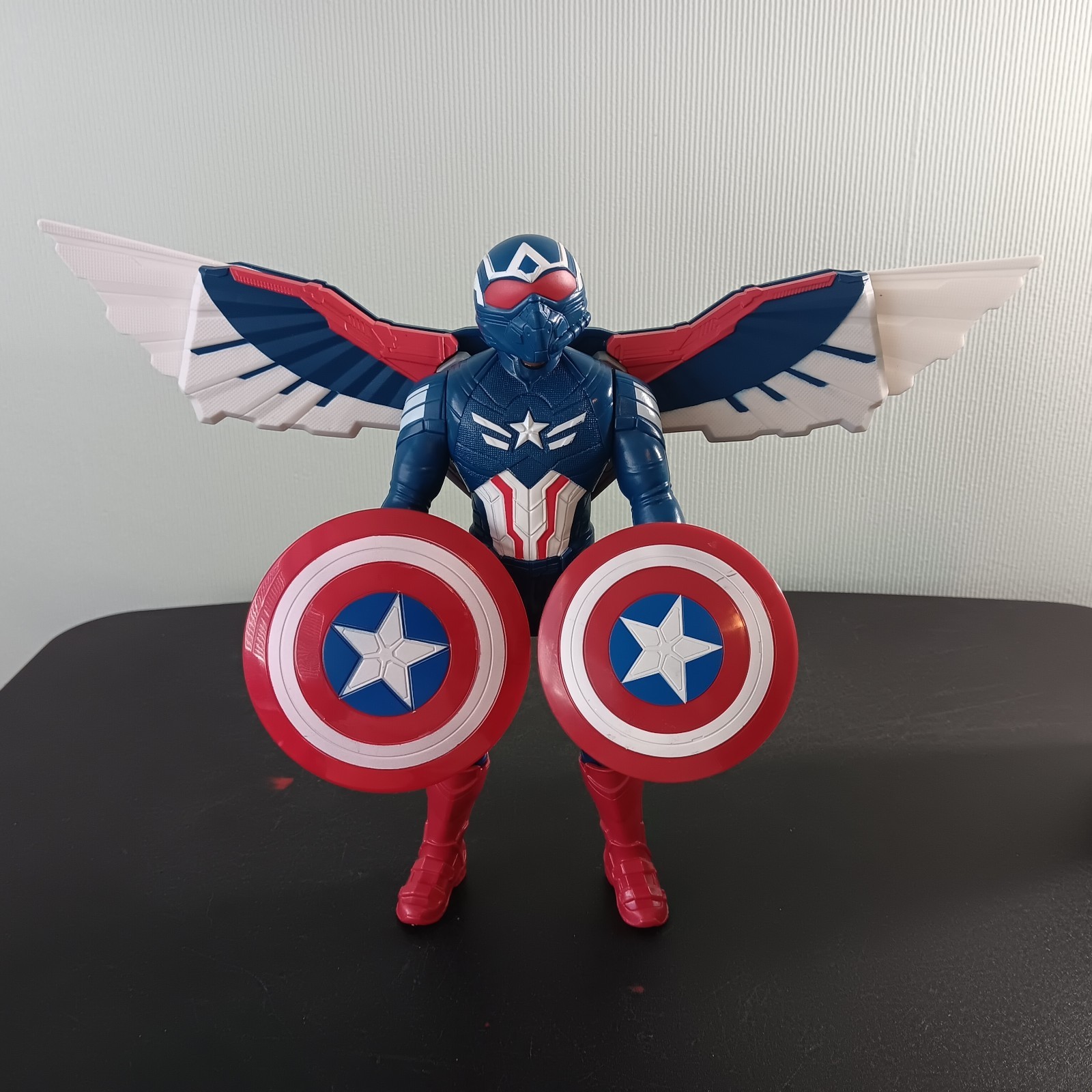 Marvel Avengers Captain America Brave New World 10 1/2″ Action Figure