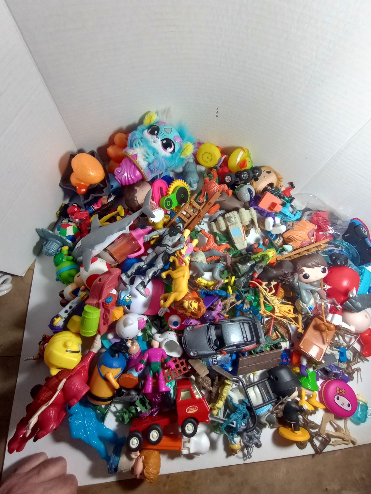 Toys Mixed Lot Action Figure Various Mini Smalls Misc Boys Girls bulk