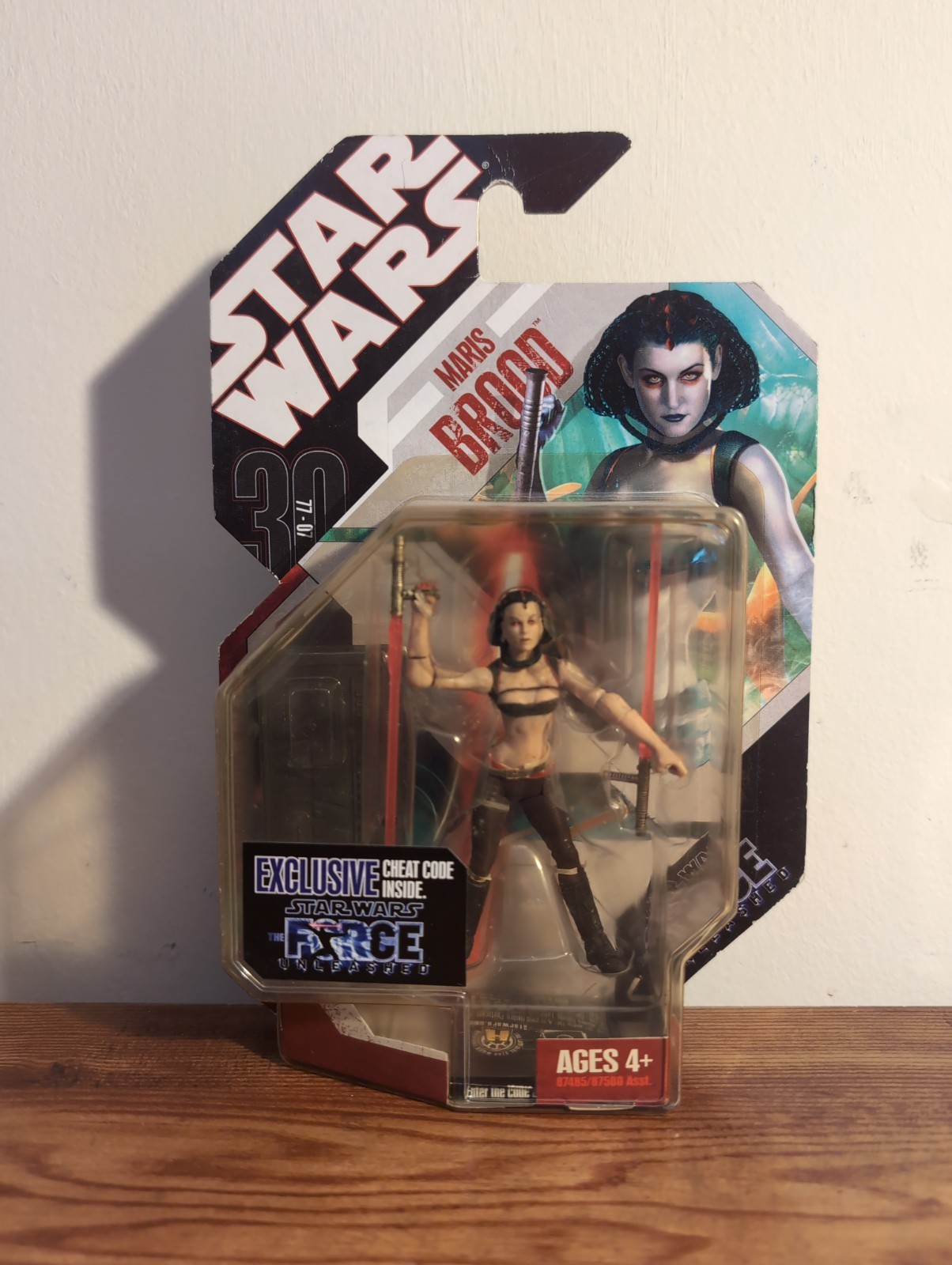 2008 Hasbro Star Wars The Force Unleased 30th Maris Brood action figure