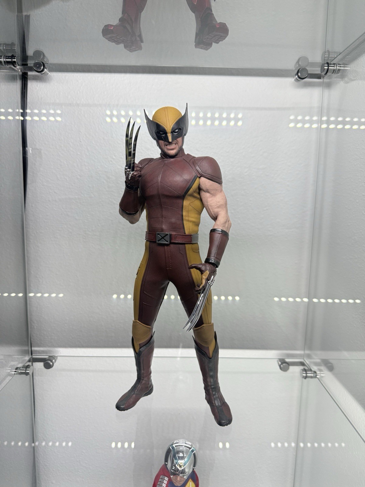 Hot Toys Brown Suit Wolverine Deadpool Vs Wolverine