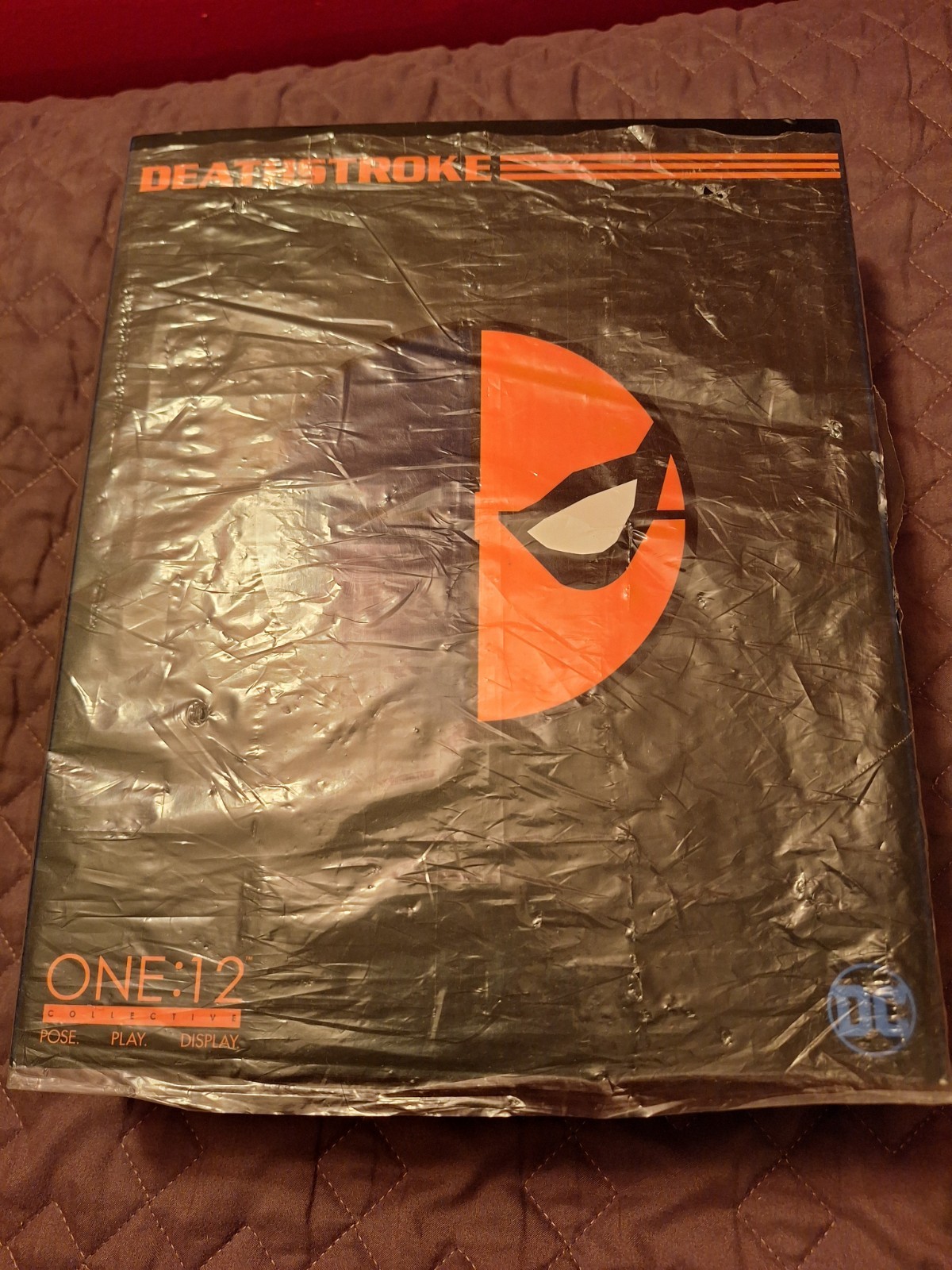 Mezco One:12 Deathstroke Standard Edition 1:12 Complete