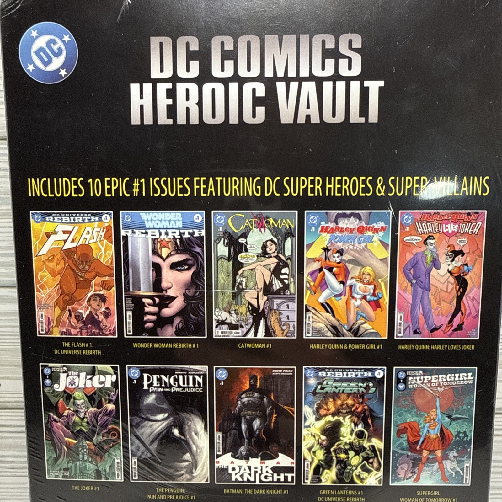 DC Comic Heroic Vault Super Heroes &Super-Villains 10 Comic Book Collector’s Set