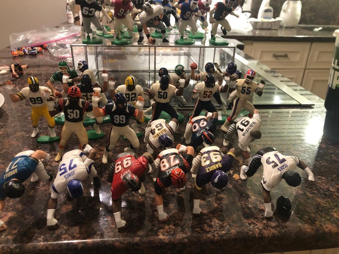 UPDATED SALE Starting Lineup Football OPEN Individual Auctions Lineman Defenders