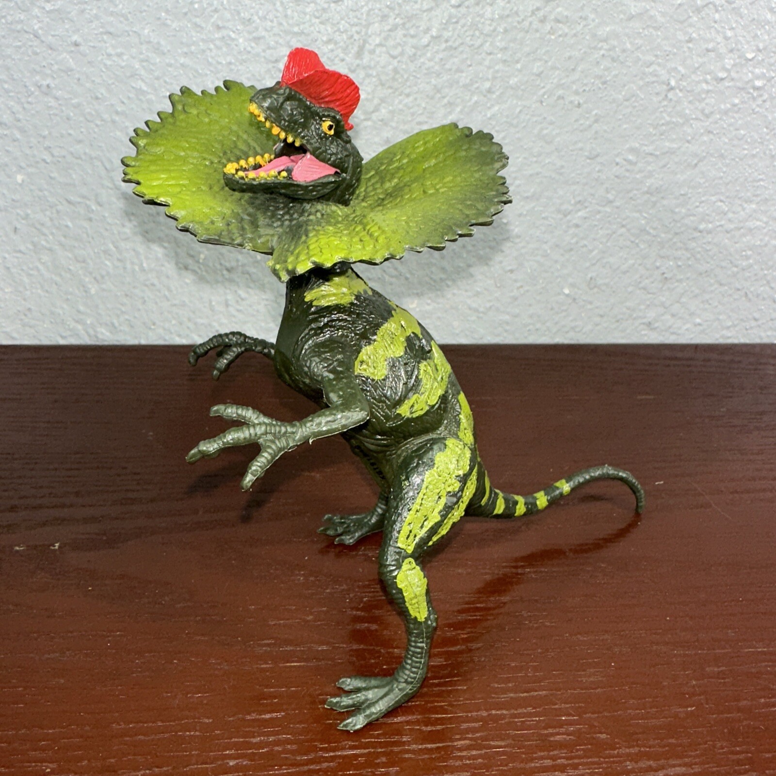 Dilophosaurus Toy Action Figure POSABLE JURASSIC DINOSAURS 6 1/2″ tall Plastic