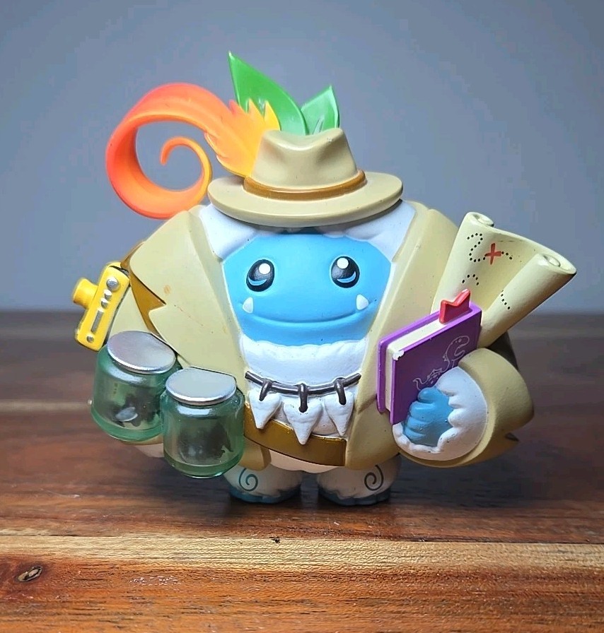Abominable Toys Chomp Creature Club with Cryptozoologist Chomper LE #161/300