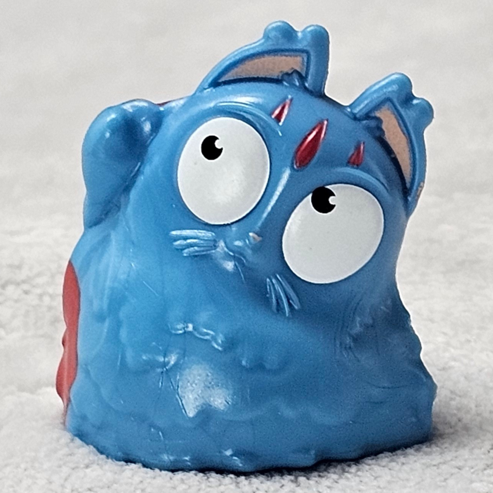 Hasbro Lost Kitties Series 2 Chippy Figure Blue Big Eyes Collectible Toy
