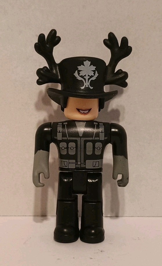 Roblox Toys Lot Of 10 Action Figures Collection Includes Accessories *No Codes*