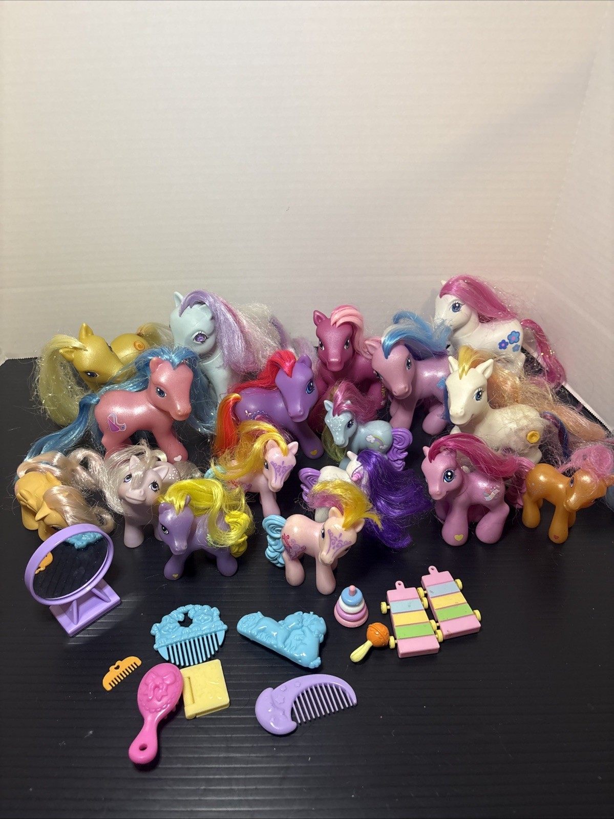 Mixed Lot of 17 My Little Pony G1 G2 G3 and Accessories