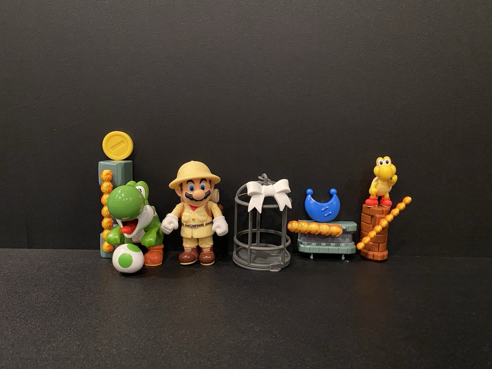 Nintendo Super Mario Deluxe Bowser’s Castle Playset Figures & Accessories Only