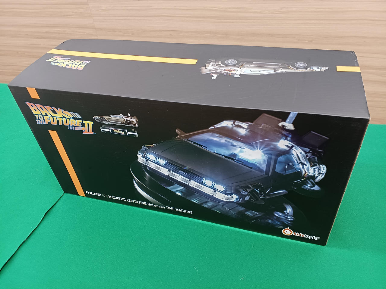 Kidslogic Back to the Future II ML02 1/20 Magnetic Levitating DeLorean vehicle