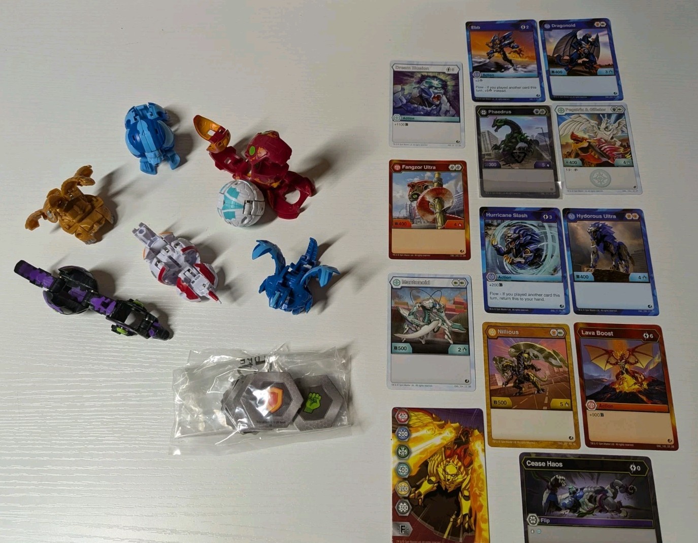 Bakugan Lot 7 Battle Brawlers Bakugan Figures 14 Bakucores 12 Cards 1 Gate