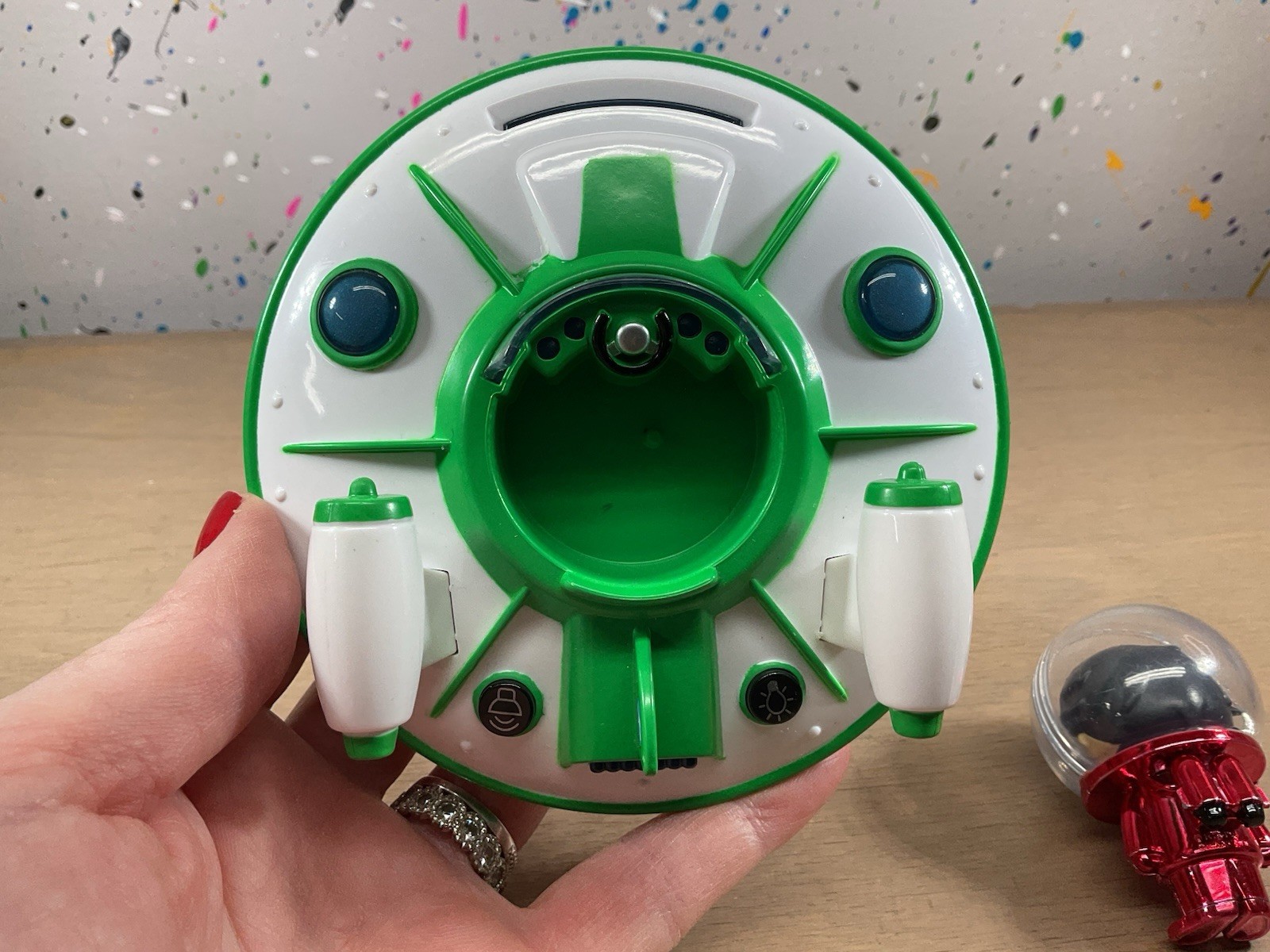 Ryan’s World White Green Spaceship And Figures Alien Ryan Working