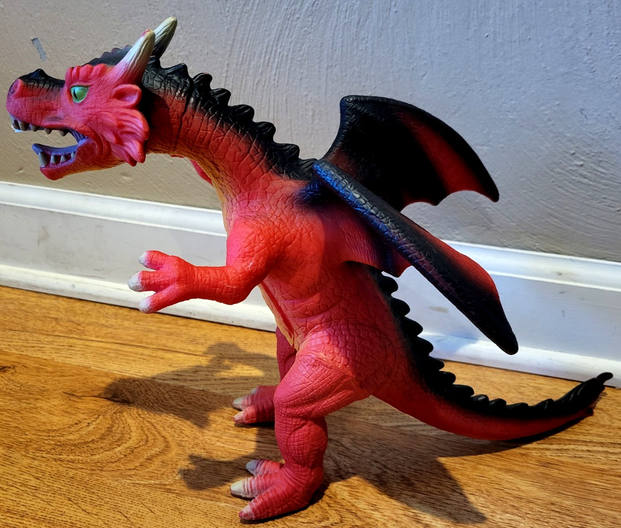 Rare 2018 Toys R US Red Dragon Polyester 10.5″ tall Great details!!