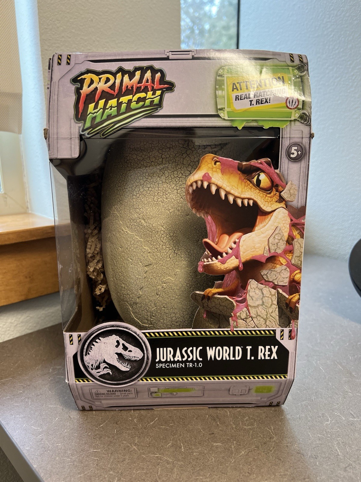 Jurassic World Park Primal Hatch T-REX Tyrannosaurus Rex Dinosaur Egg Figure