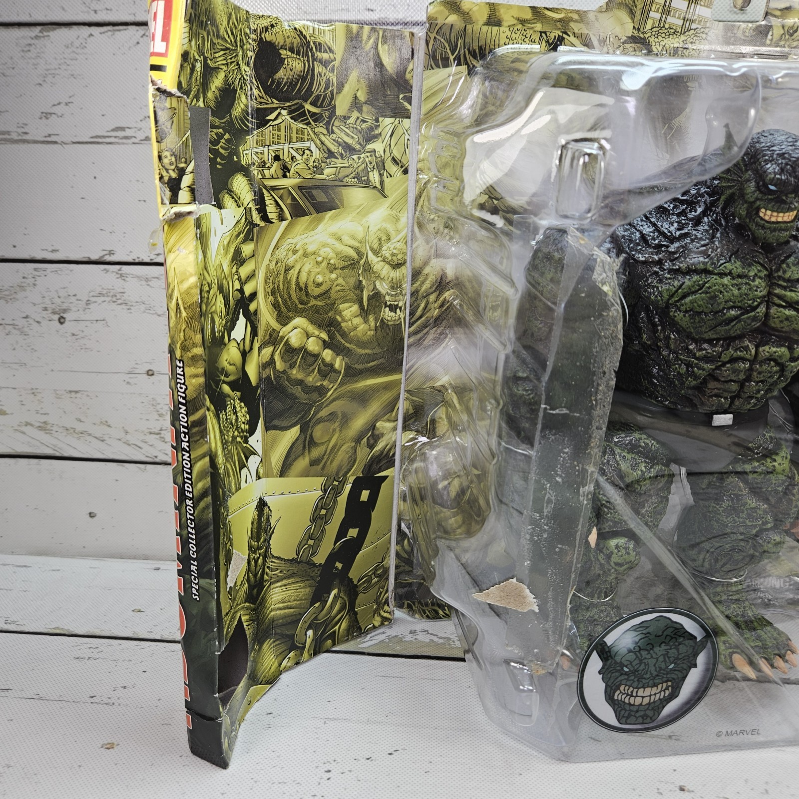 Diamond Select Marvel Select Abomination 2019 8.5″ Action Figure Box Damage Read
