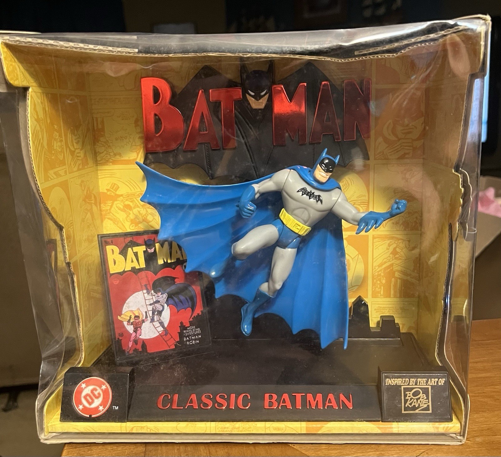Batman – Classic – Edition #1 – Display Figure – 1998 – Kenner – DC Comics