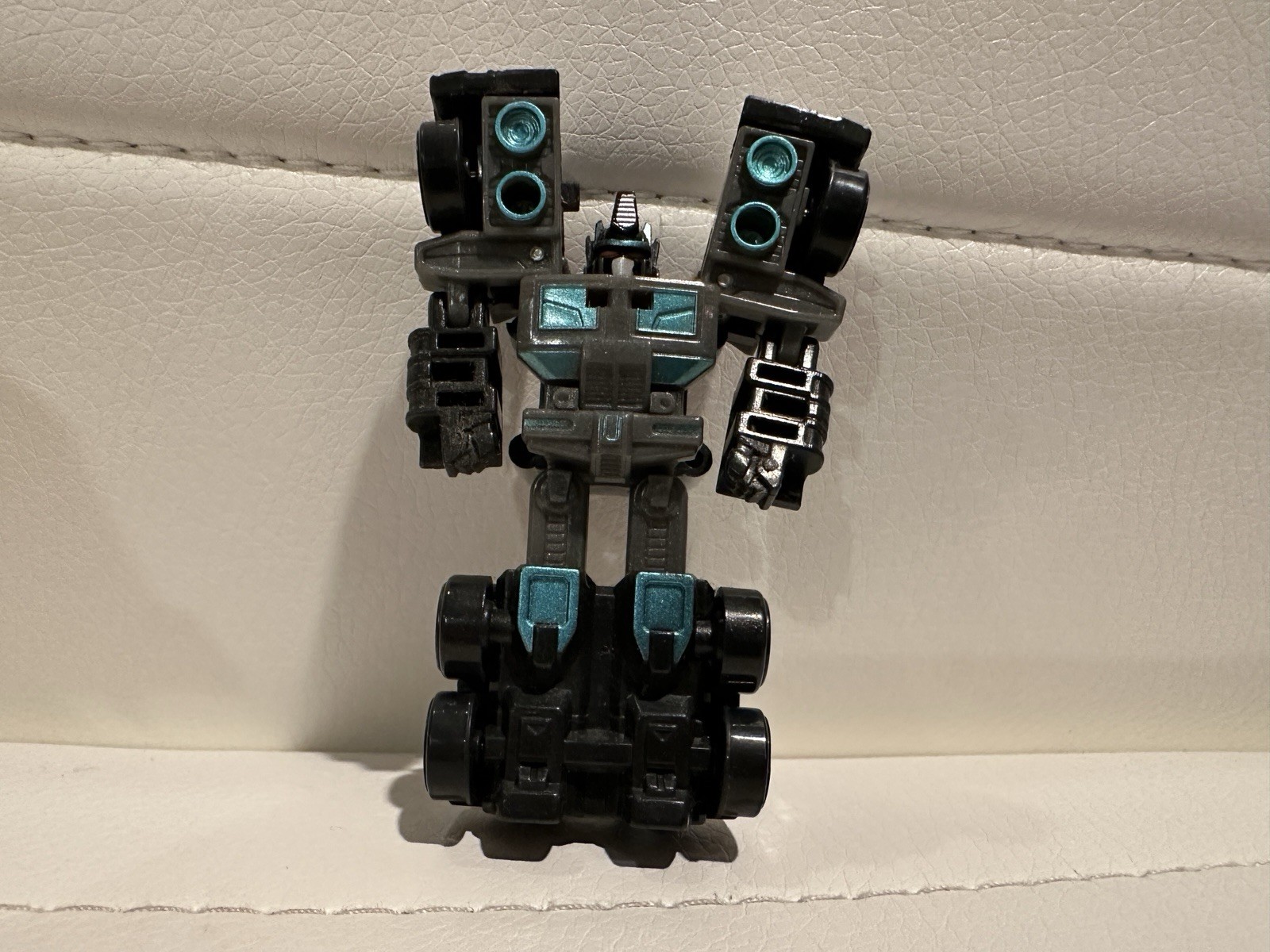 2001 Transformers RID Nemesis Prime Scourge Spy Changers Action Figure 2.5″