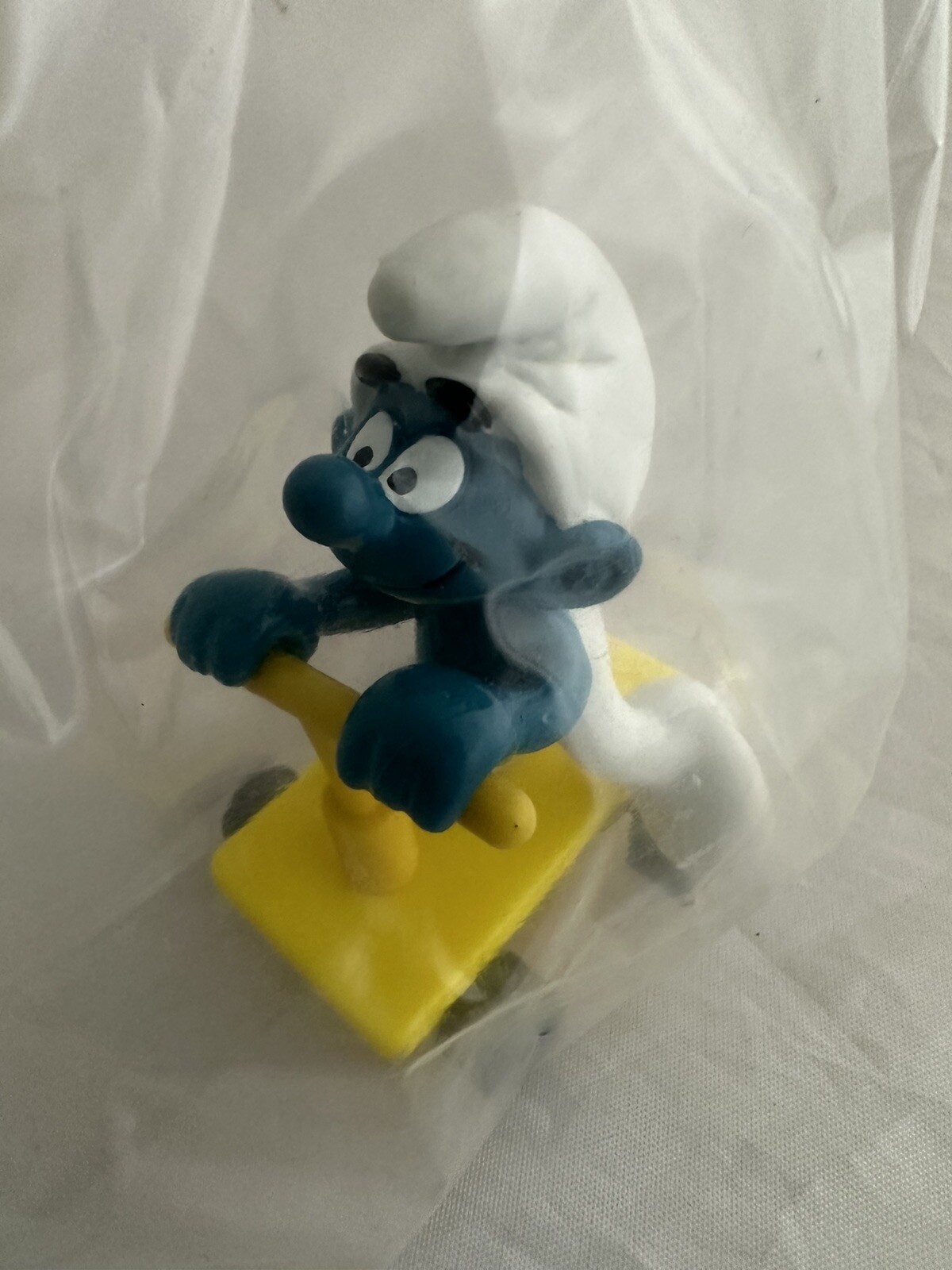 Applause Peyo Vintage Smurf Riding Yellow Scooter Brand New Sealed